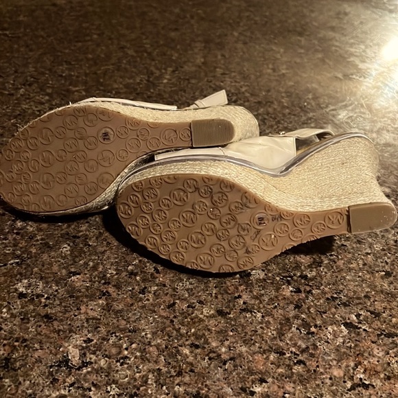 Michael Kors Platform wedge heel size 7 - Picture 5 of 5